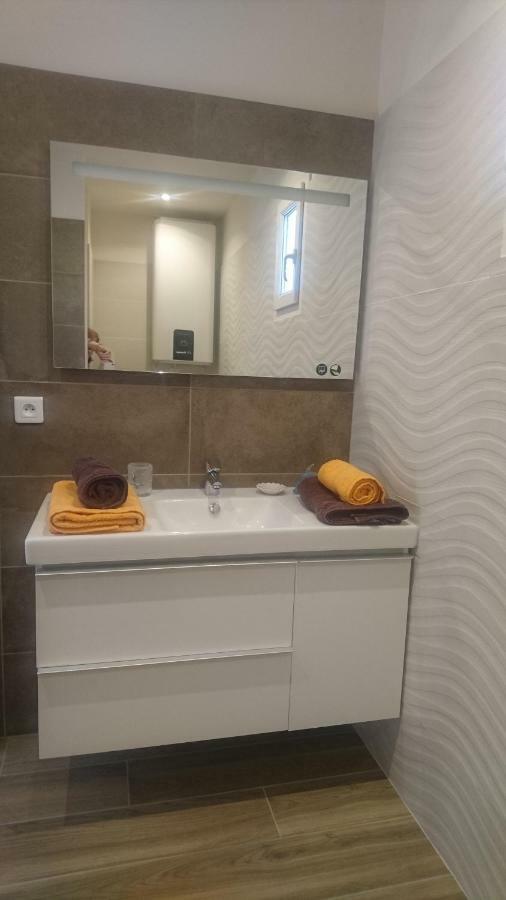 Joli Villa Marcel Classee 3 Etoiles เกเลนซานา ภายนอก รูปภาพ